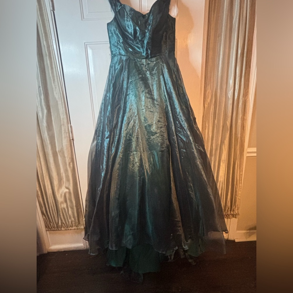 Elegant Green Strapless Gown